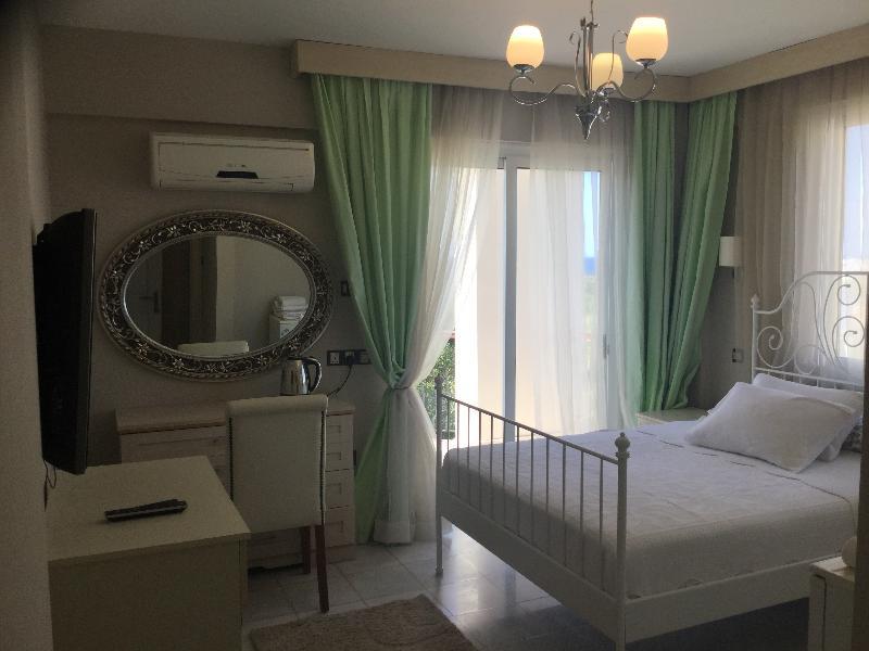 The Prince Inn Hotel & Villas Agios Georgios  Экстерьер фото